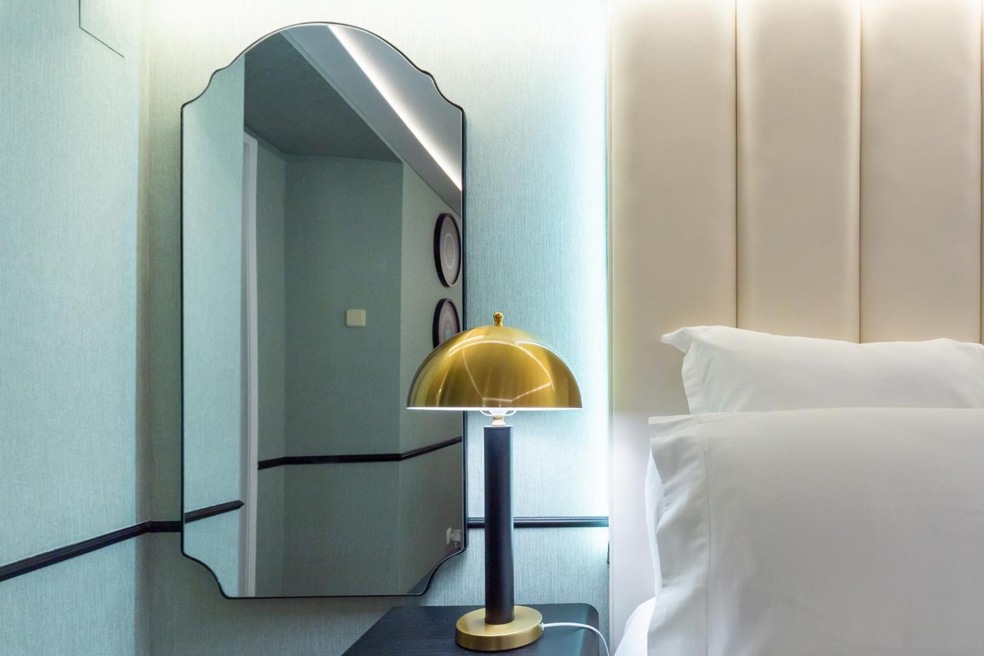 Camoes Lounge Apartment W/Courtyard Lisbona Esterno foto