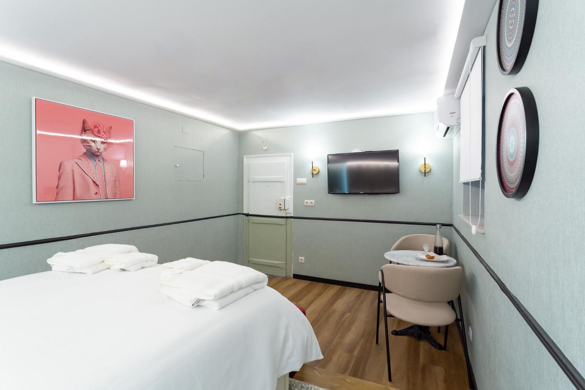 Camoes Lounge Apartment W/Courtyard Lisbona Esterno foto
